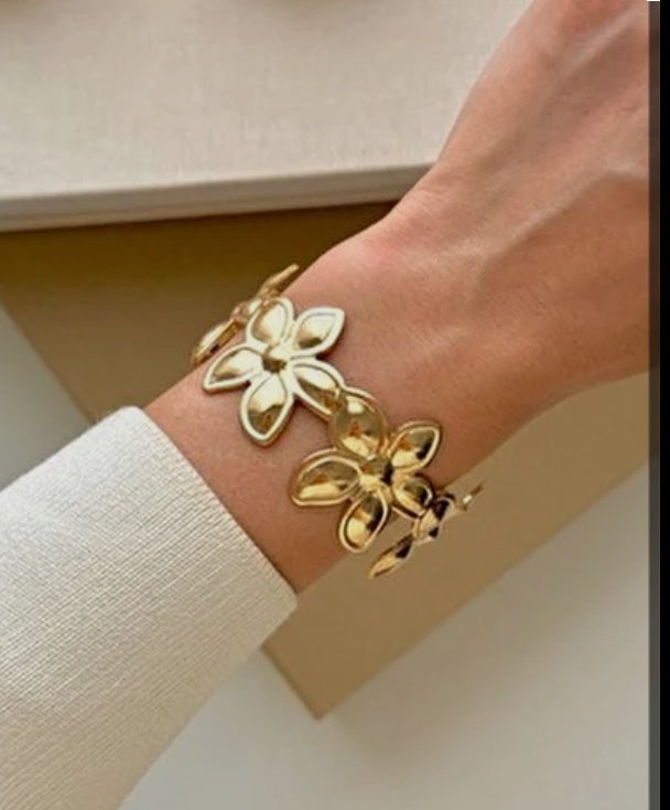 Gold Five-Petal Flower Cuff Bracelet