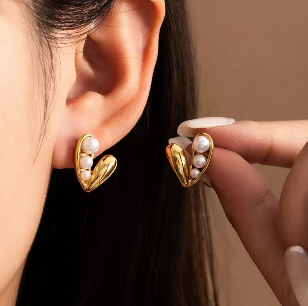 Abstract Heart-Shaped stud earrings