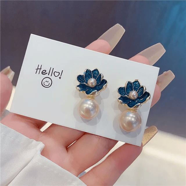 Lilac Daisy Flower Drop Earrings