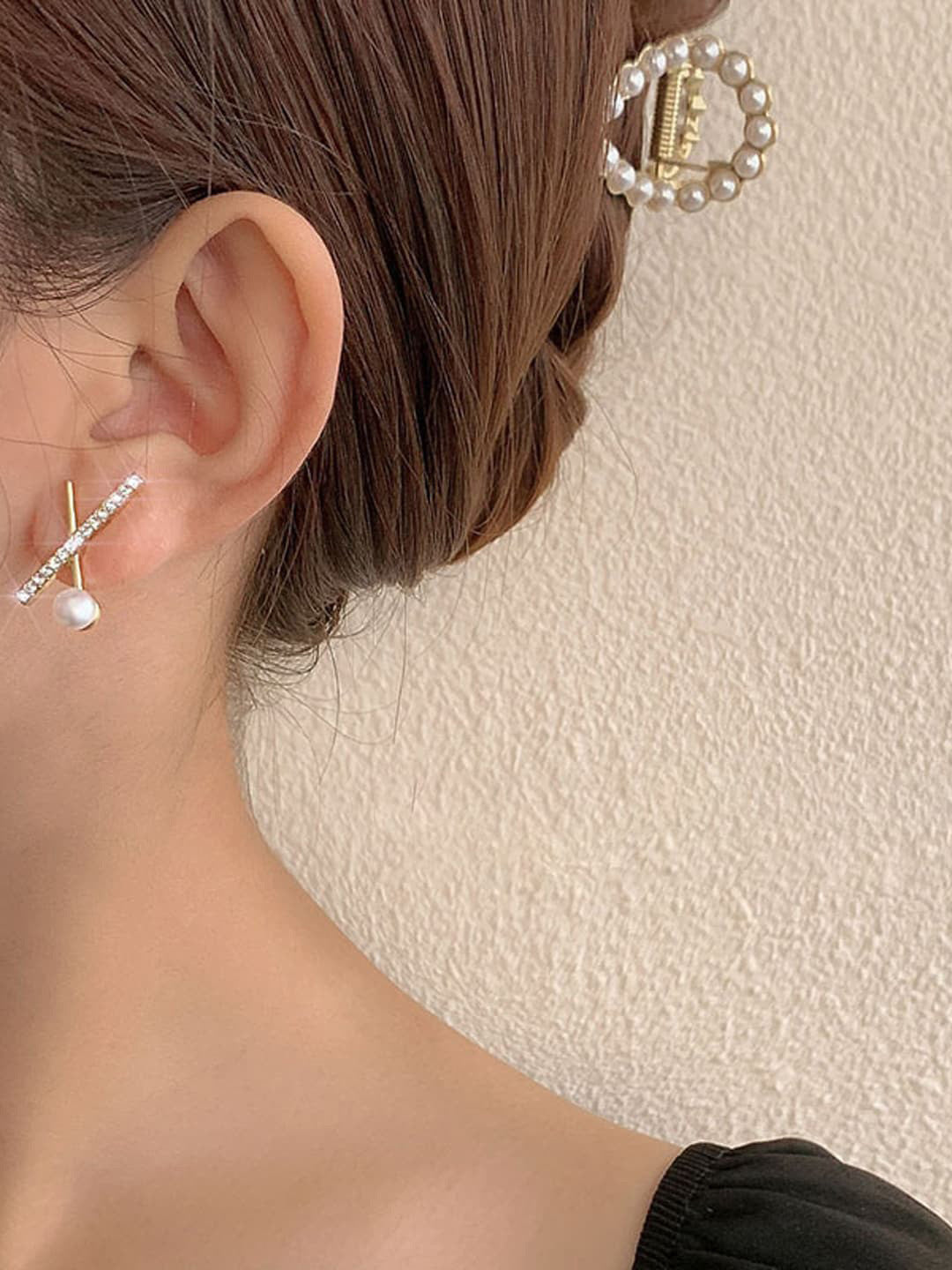 Elegant Crystal Crisscross Stud Earrings with Pearl