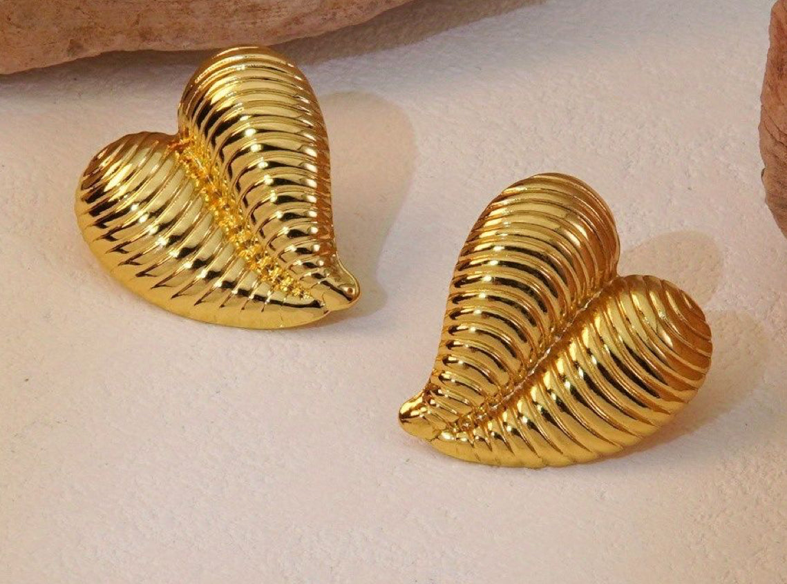 Chunky Ribbed Gold Heart Earrings