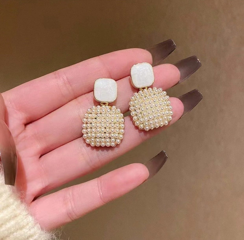 Square-Shaped Drops