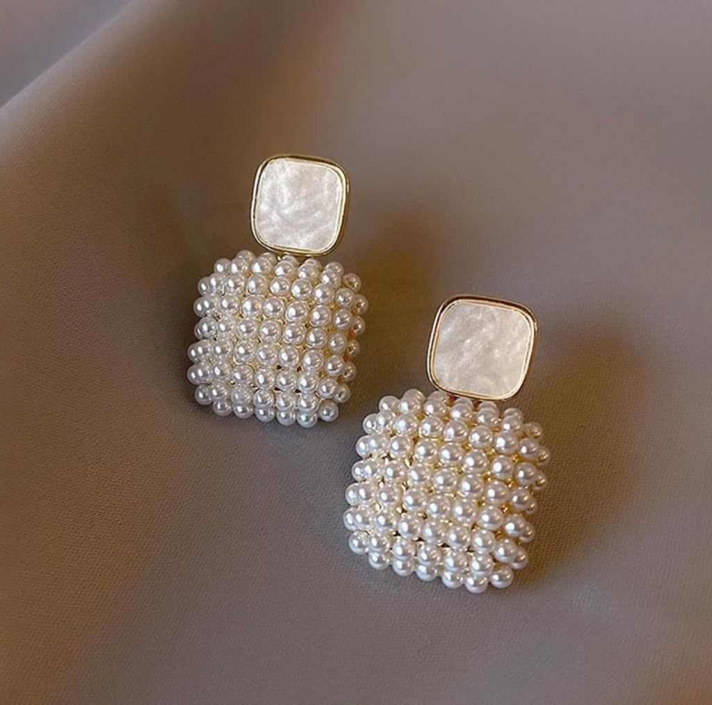 Square-Shaped Drops