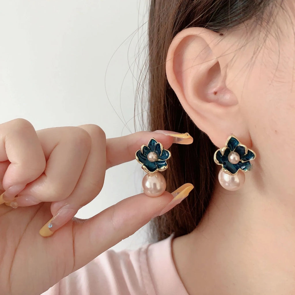 Lilac Daisy Flower Drop Earrings