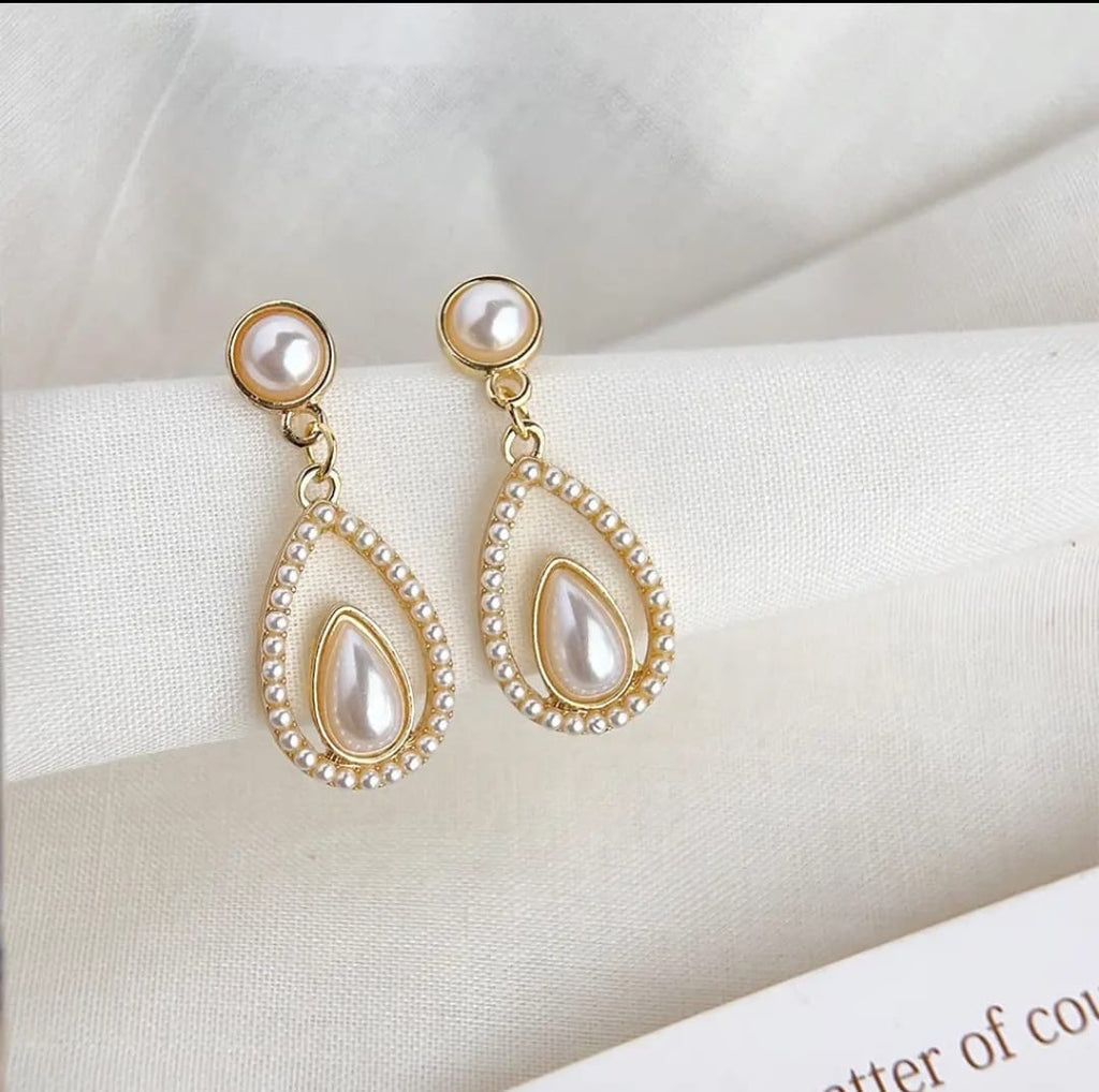 Teardrop Peal Earrings