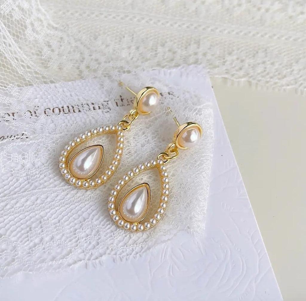 Teardrop Peal Earrings