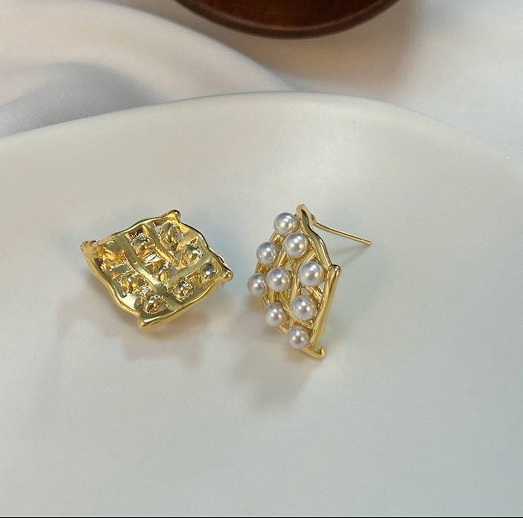 Retro-Modern diamond