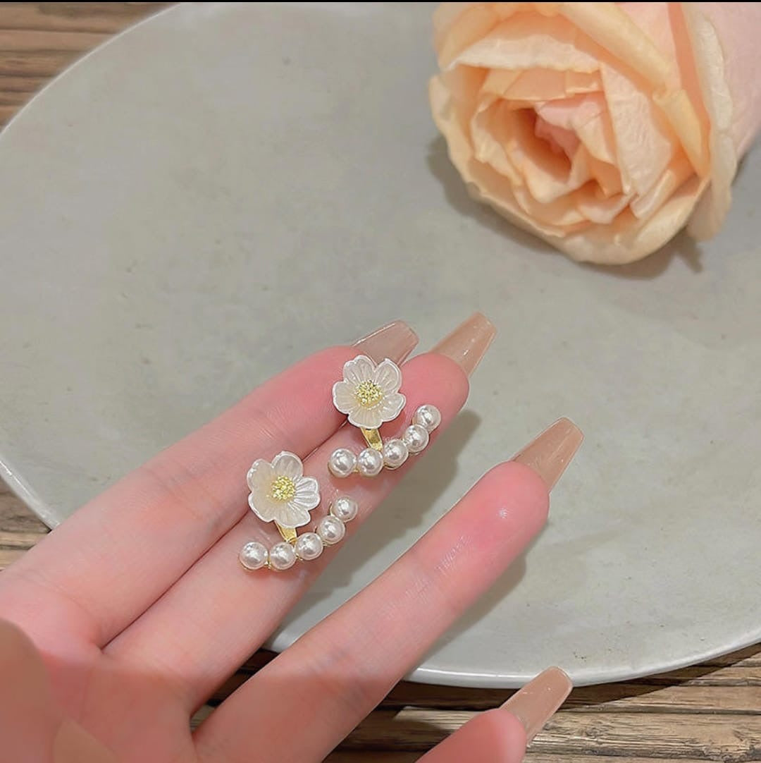 Flower Pearl Ear Jacket Earrings.