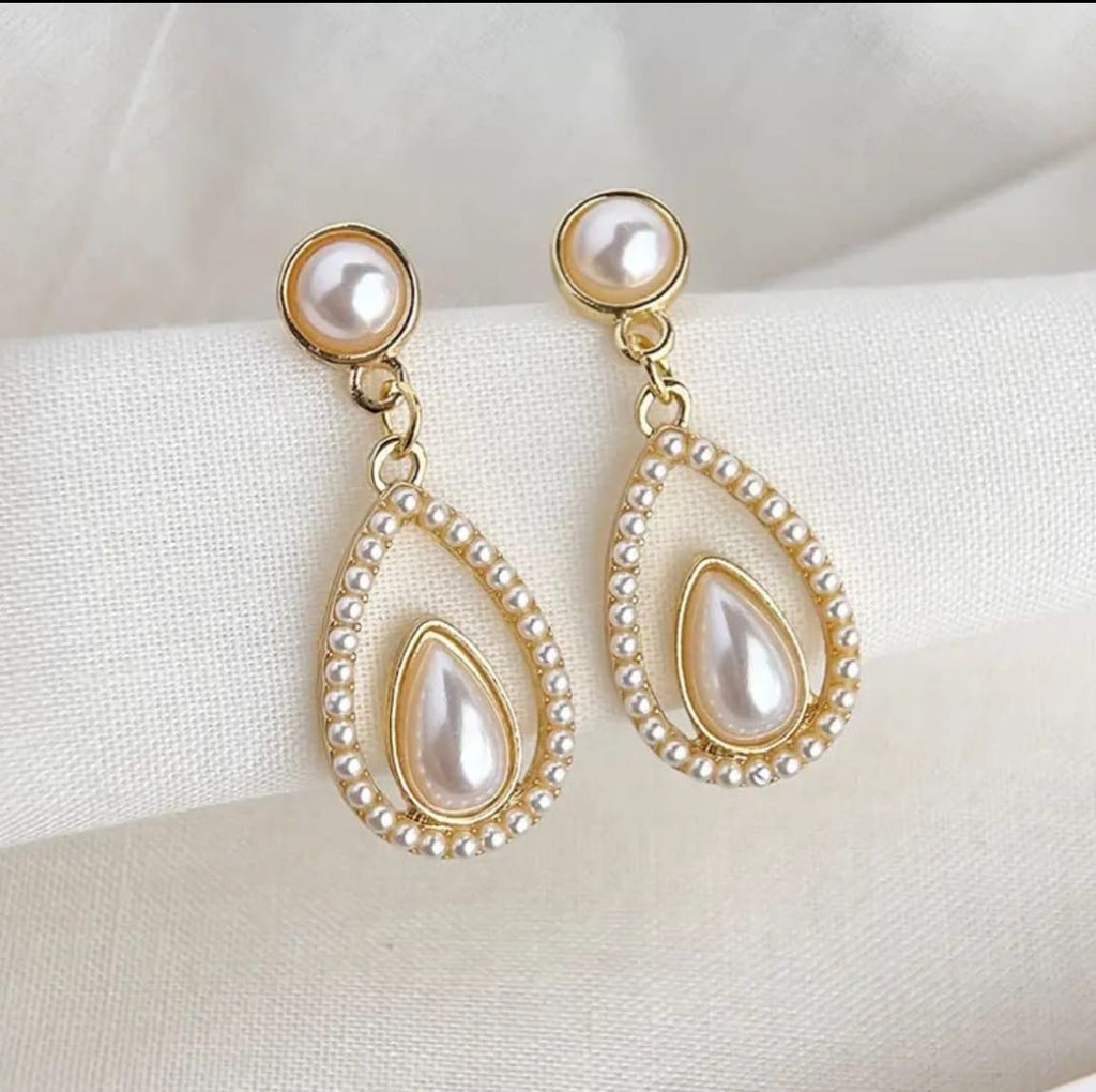 Teardrop Peal Earrings