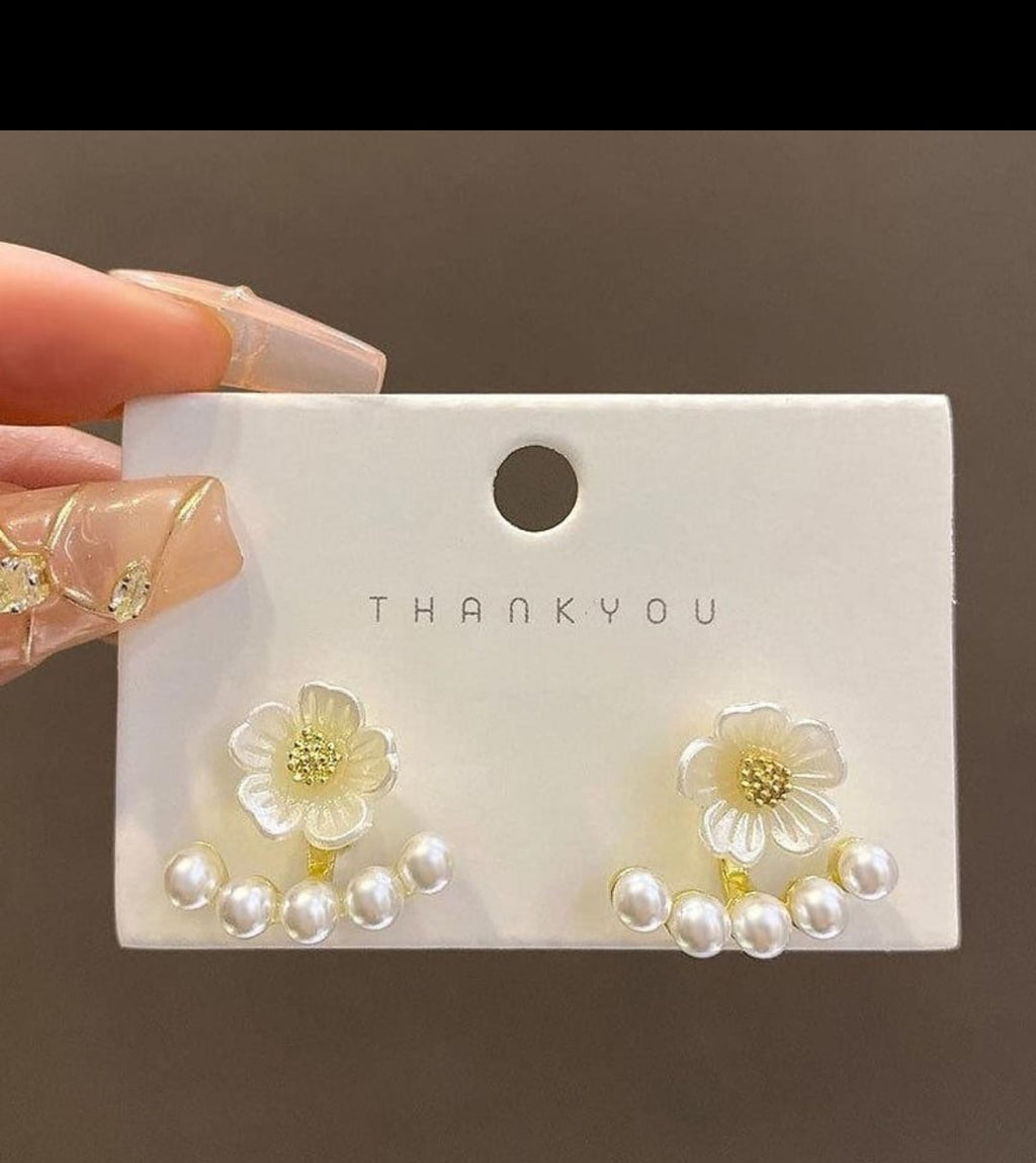 Flower Pearl Ear Jacket Earrings.