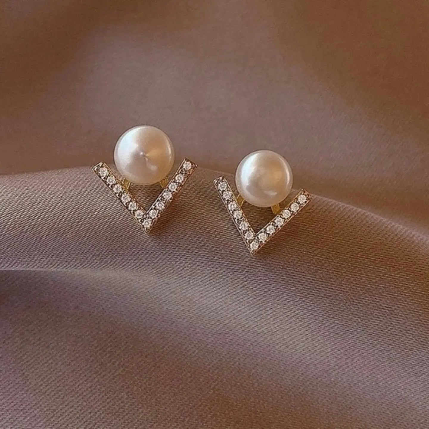 Celeste Pearl V Stud Earrings