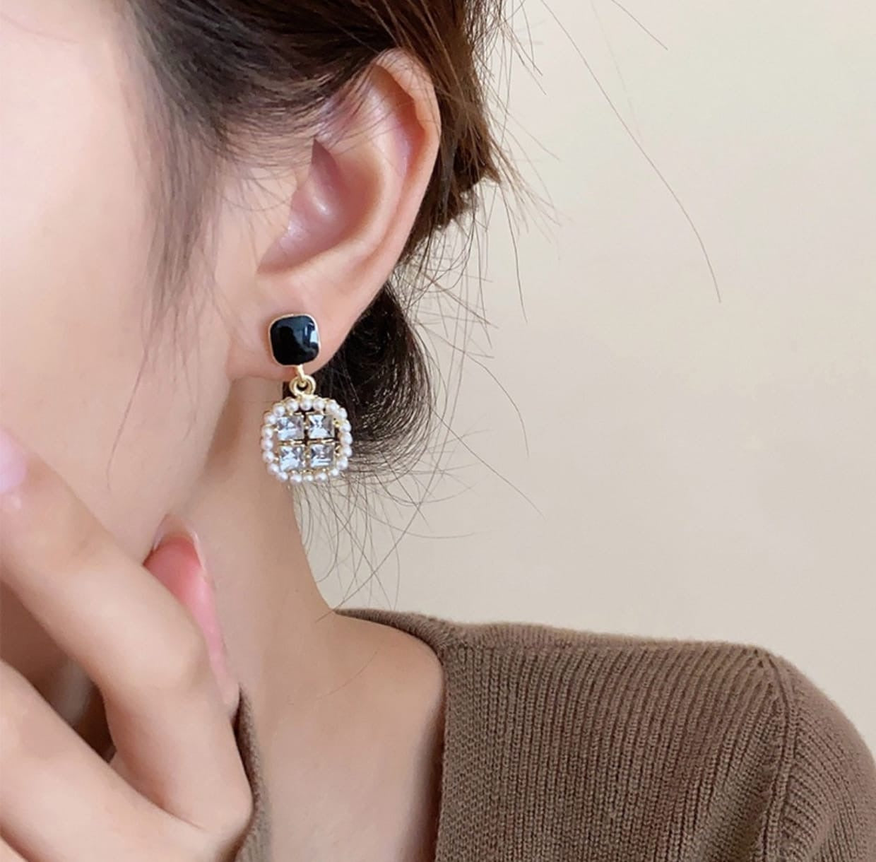 Four square crystals