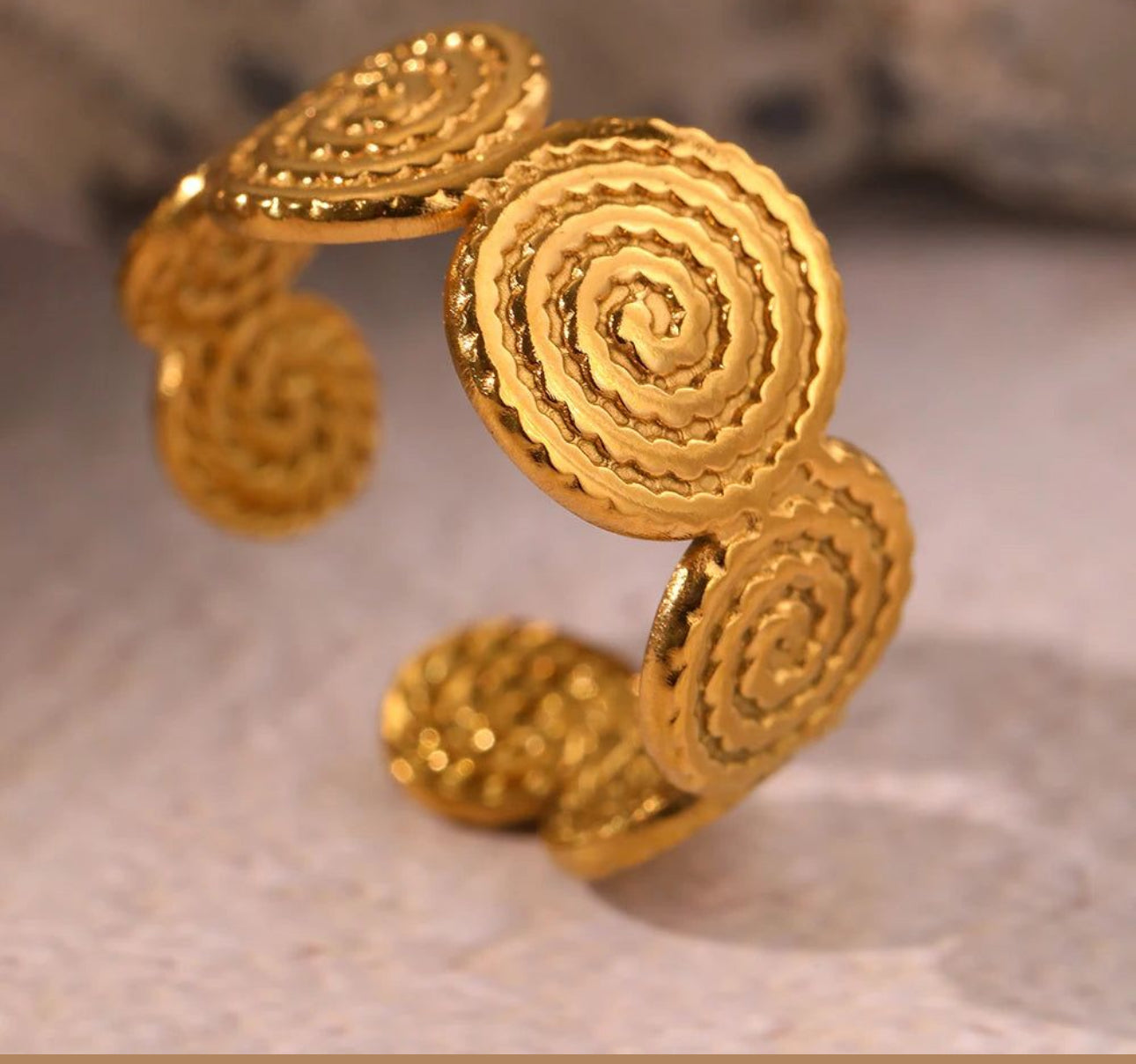 Minimalist Gold Round Spiral Ring