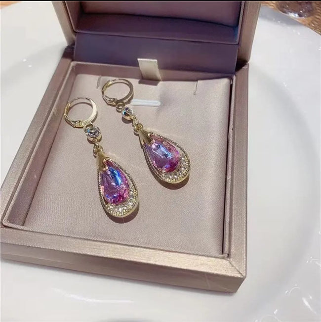 Teardrop Dangle