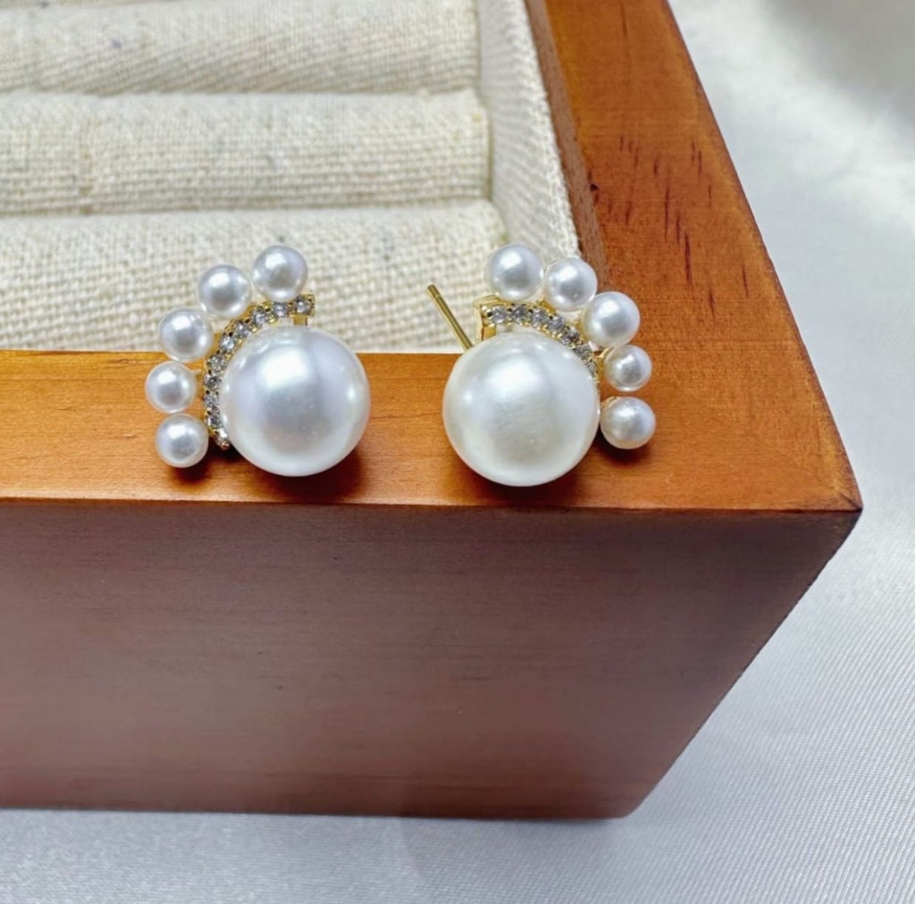 Curved Pearl Stud Earrings