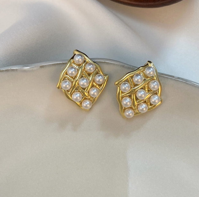 Retro-Modern diamond