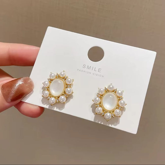 Center Stone Cabochon