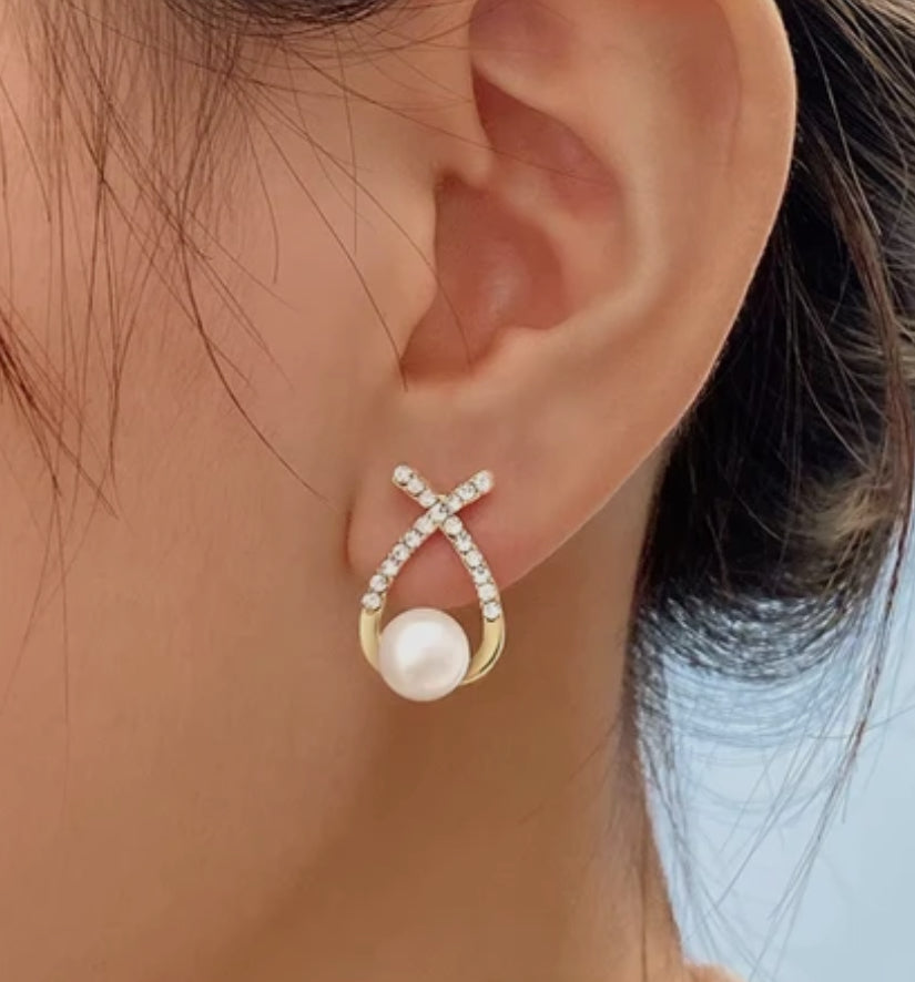 cross-loop earrings