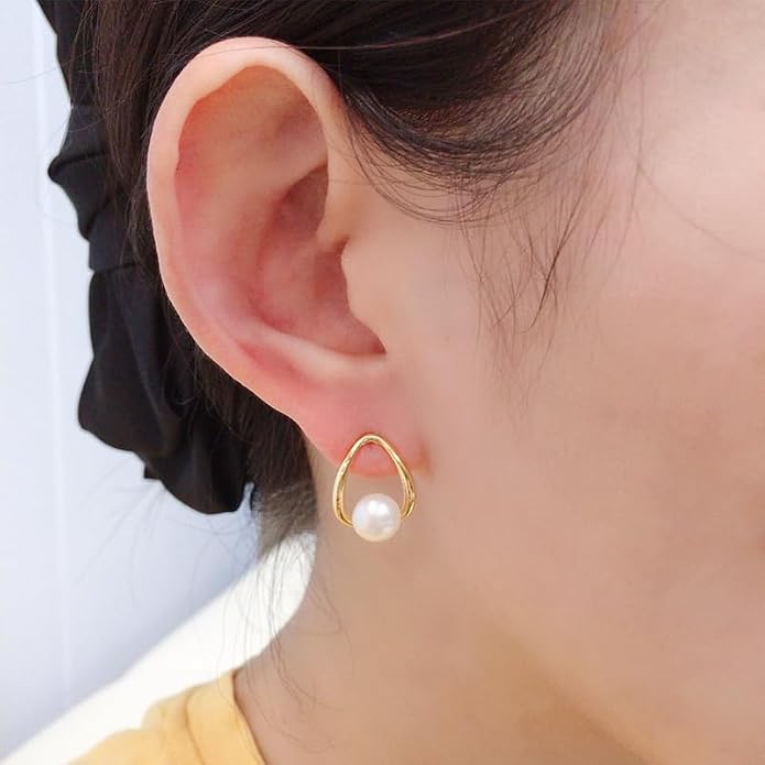 Luster-finished white round pearl