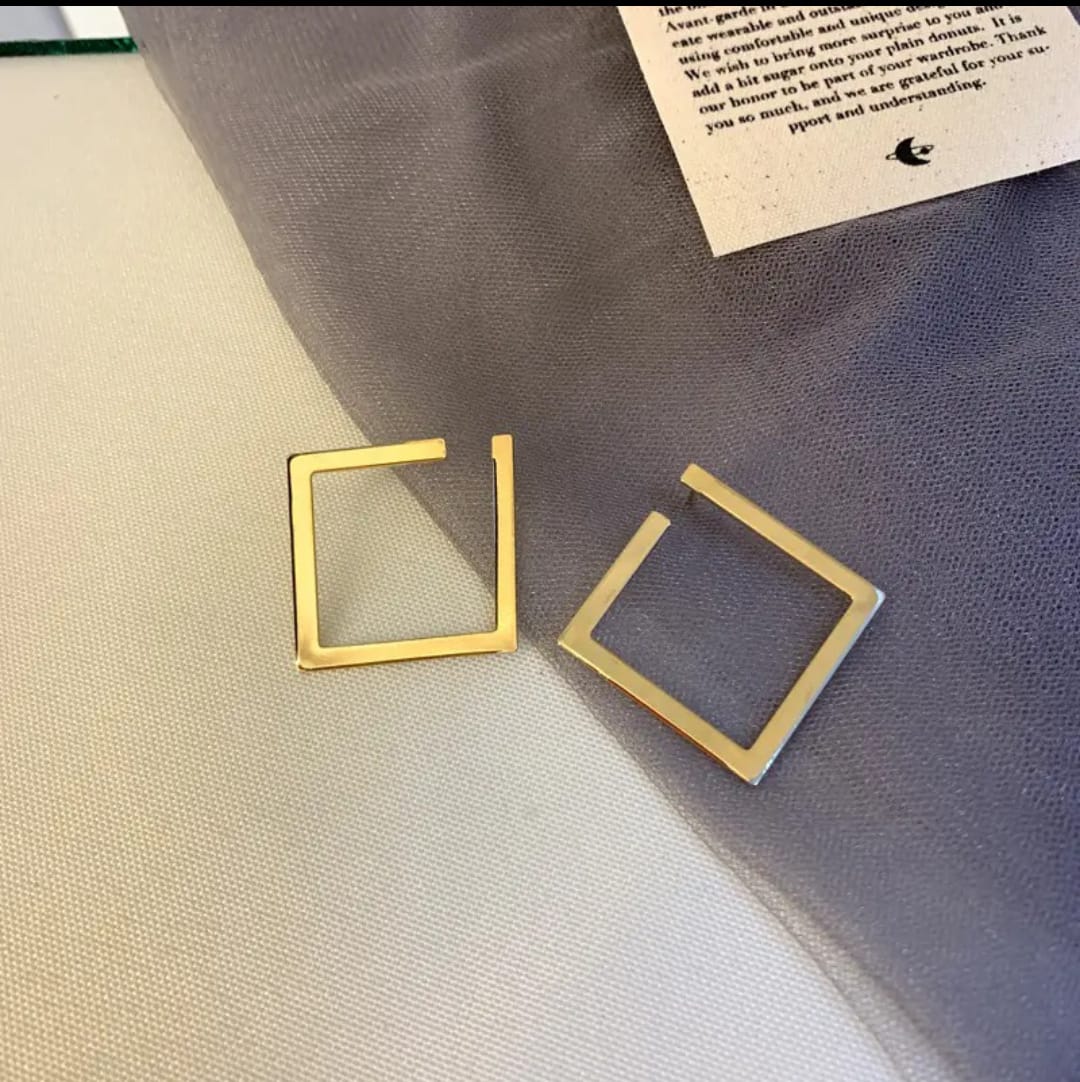 Geometric Hollow Square hoop
