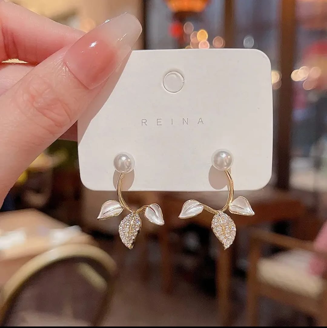 Leaves Pearl Earrings