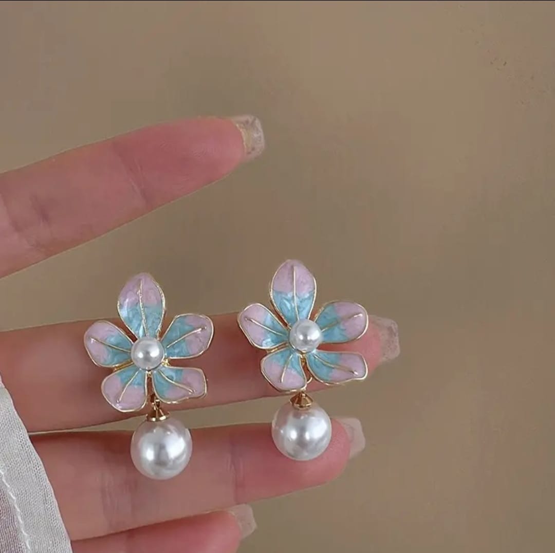 Sweet Oil Dropping Flower Pearl Earrings