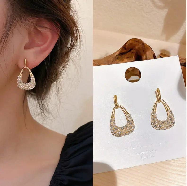 Pearl Glow Teardrop Earrings