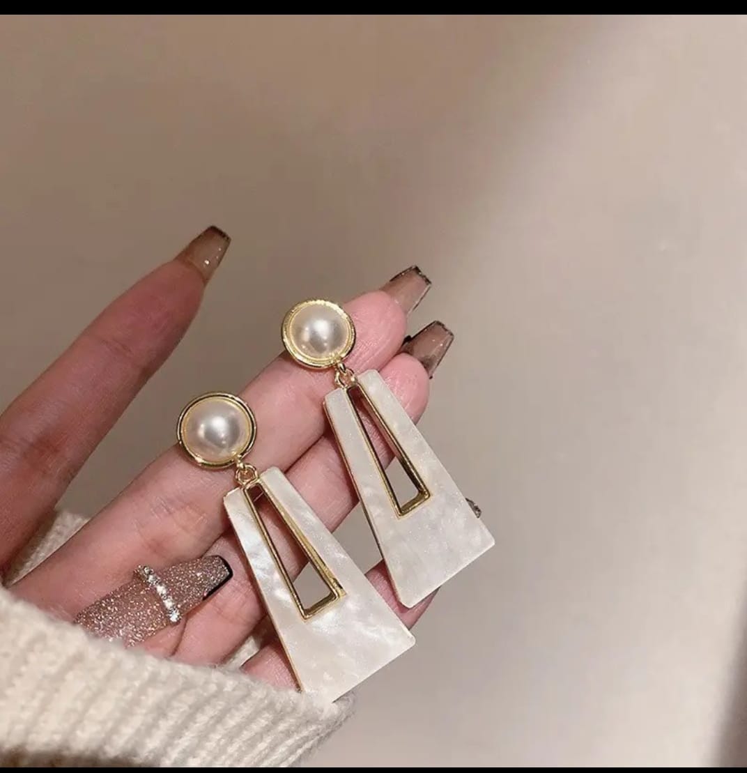 Modern White Marble Resin