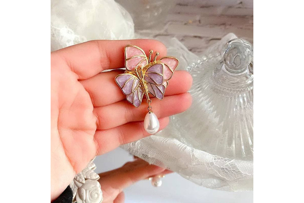 Whimsical Butterfly Statement. 🦋