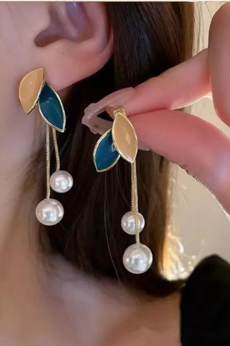 Pearl Leaf Tassel Earrings