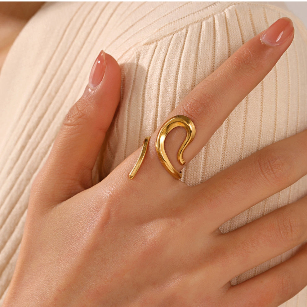 Golden Serpentine Open Ring