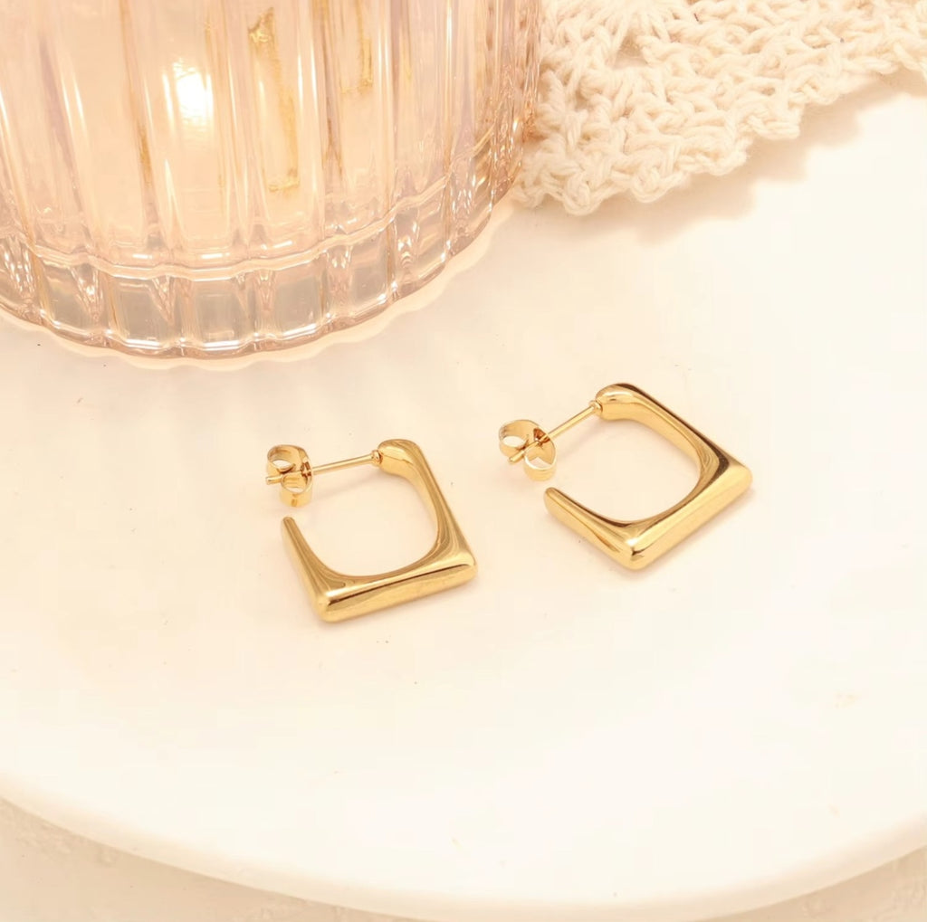 Sculpted Glow Square Hoops