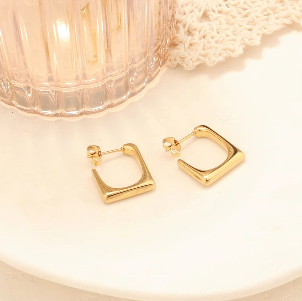 Sculpted Glow Square Hoops