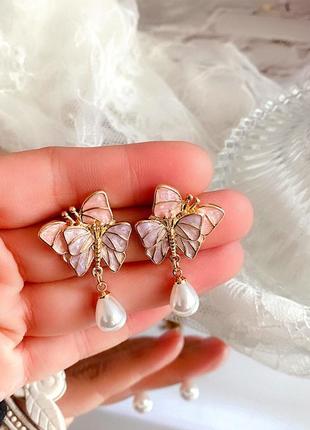 Whimsical Butterfly Statement. 🦋