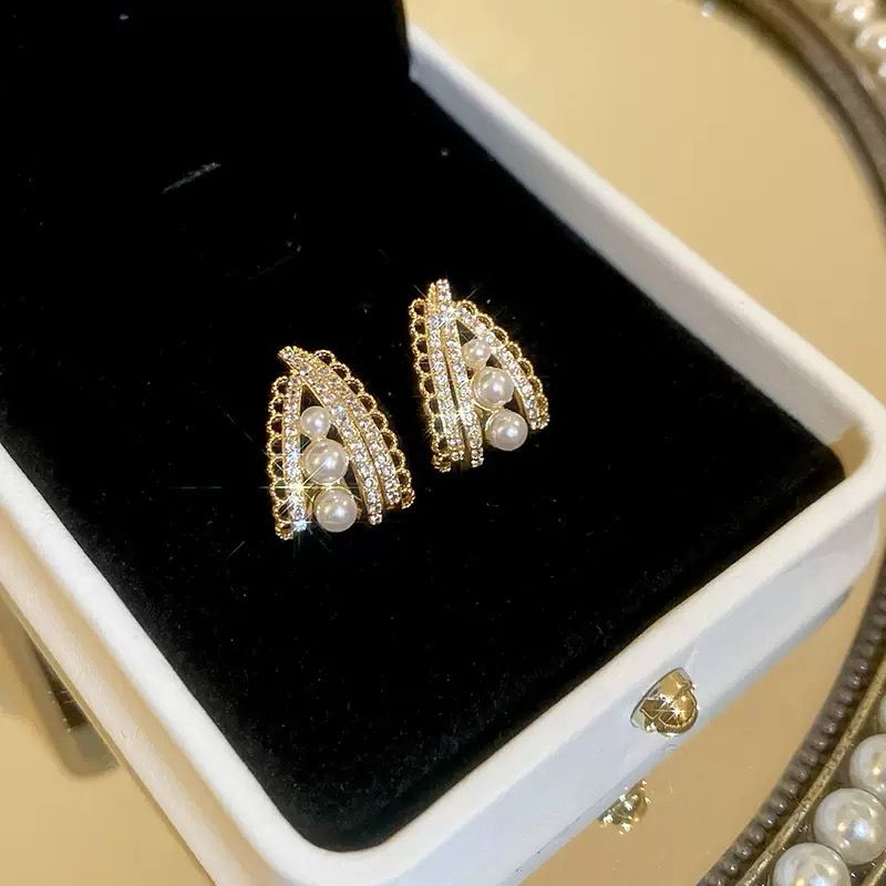 Pearl Luxe Arc Earrings